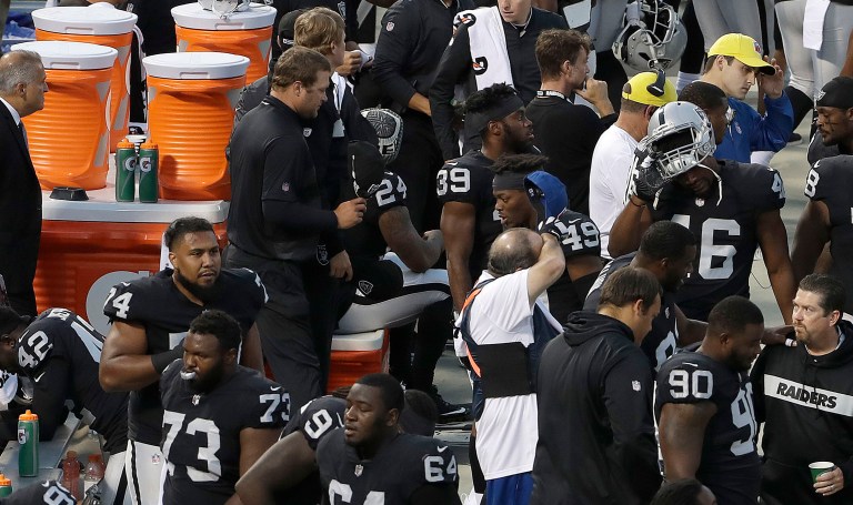Marshawn Lynch sits, only two players kneel for anthem in first week of 2018 NFL season