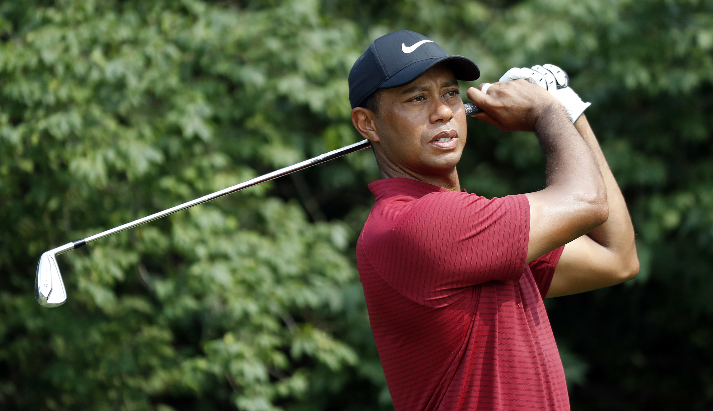 Tiger Woods posts first photo since accident