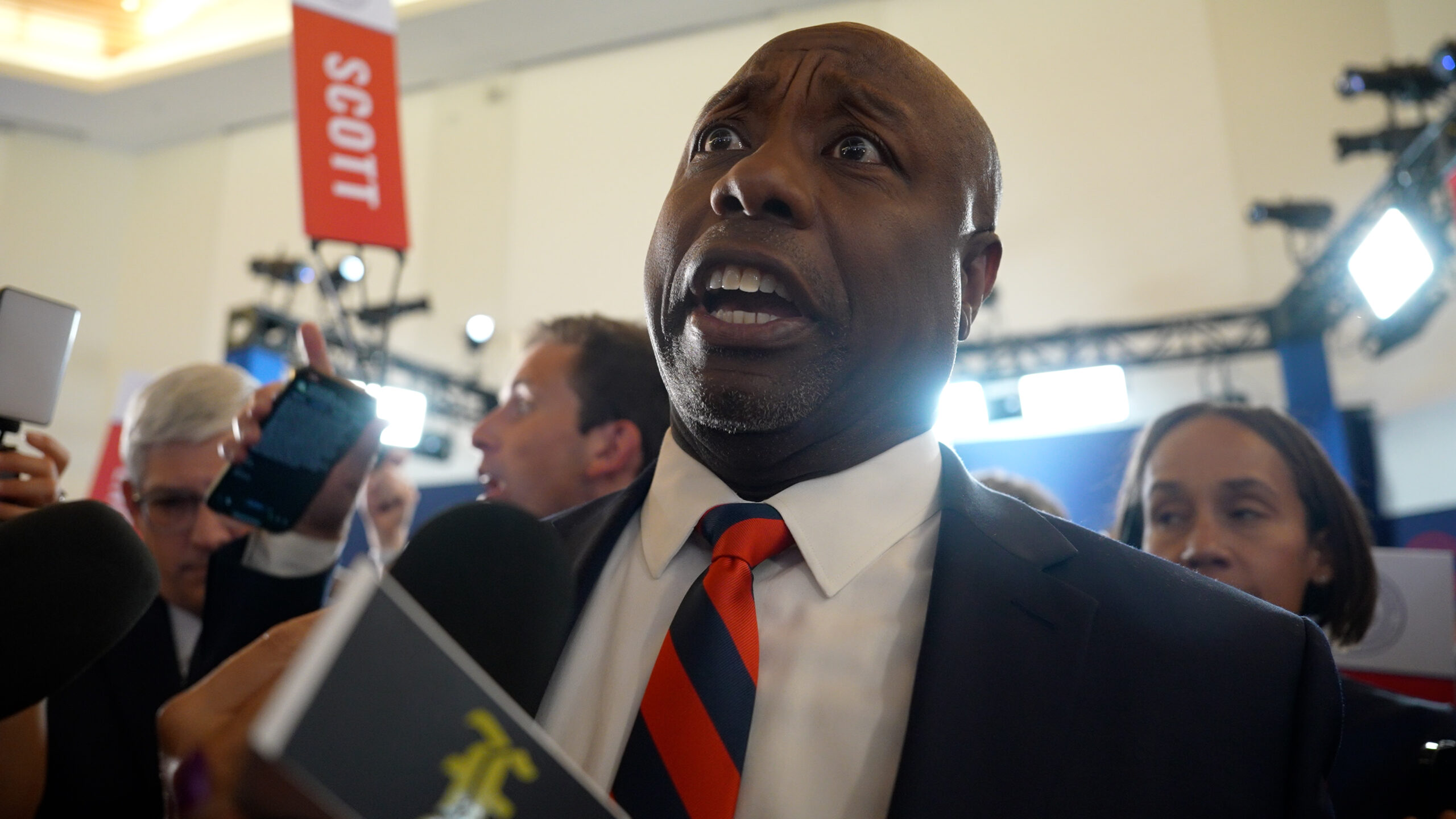 Tim scott food fight.jpg