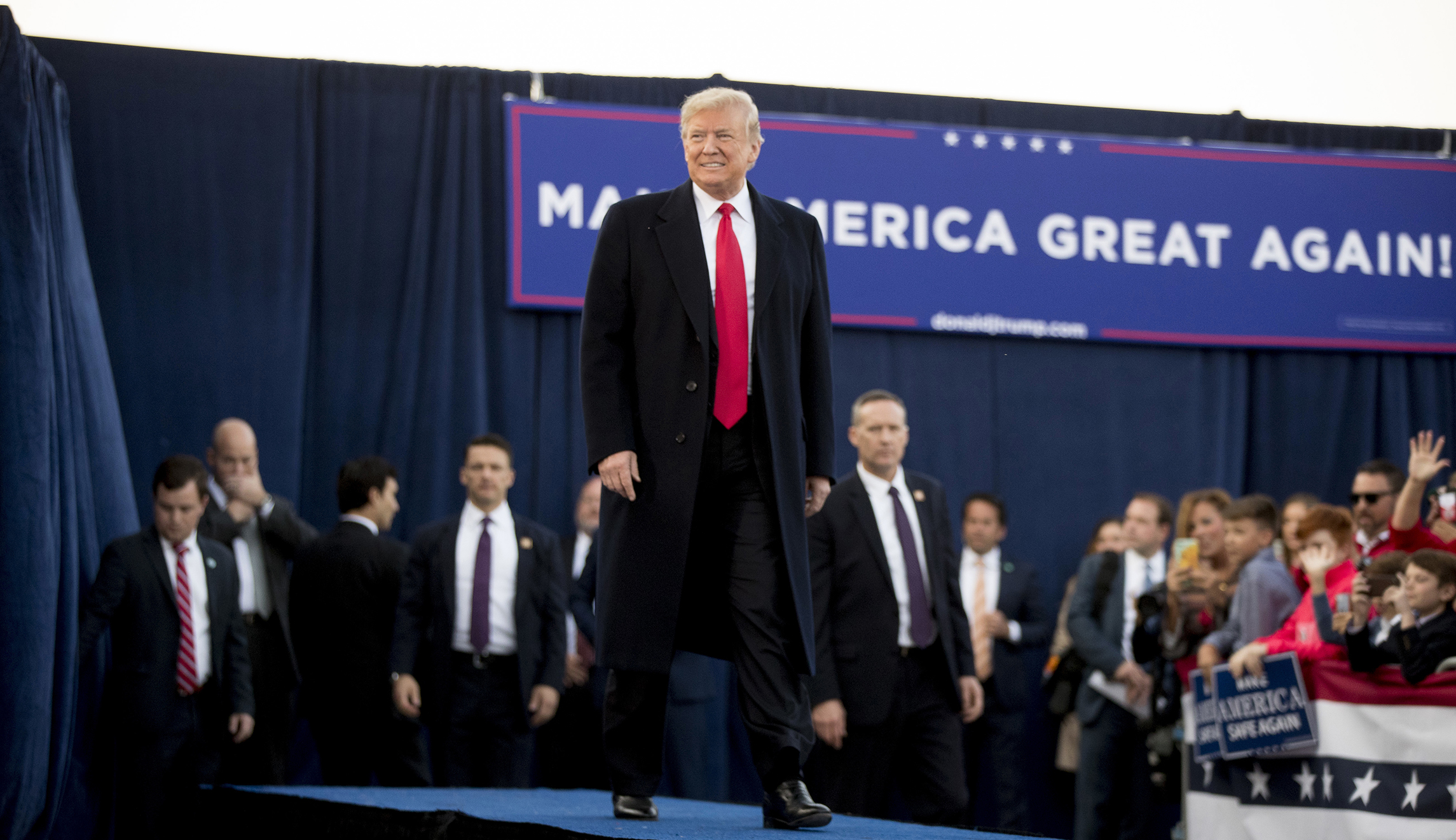 Trump campaign warns Democrats will reverse economic gains if they take Congress