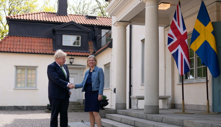 United Kingdom pledges defense of NATO aspirants Finland and Sweden