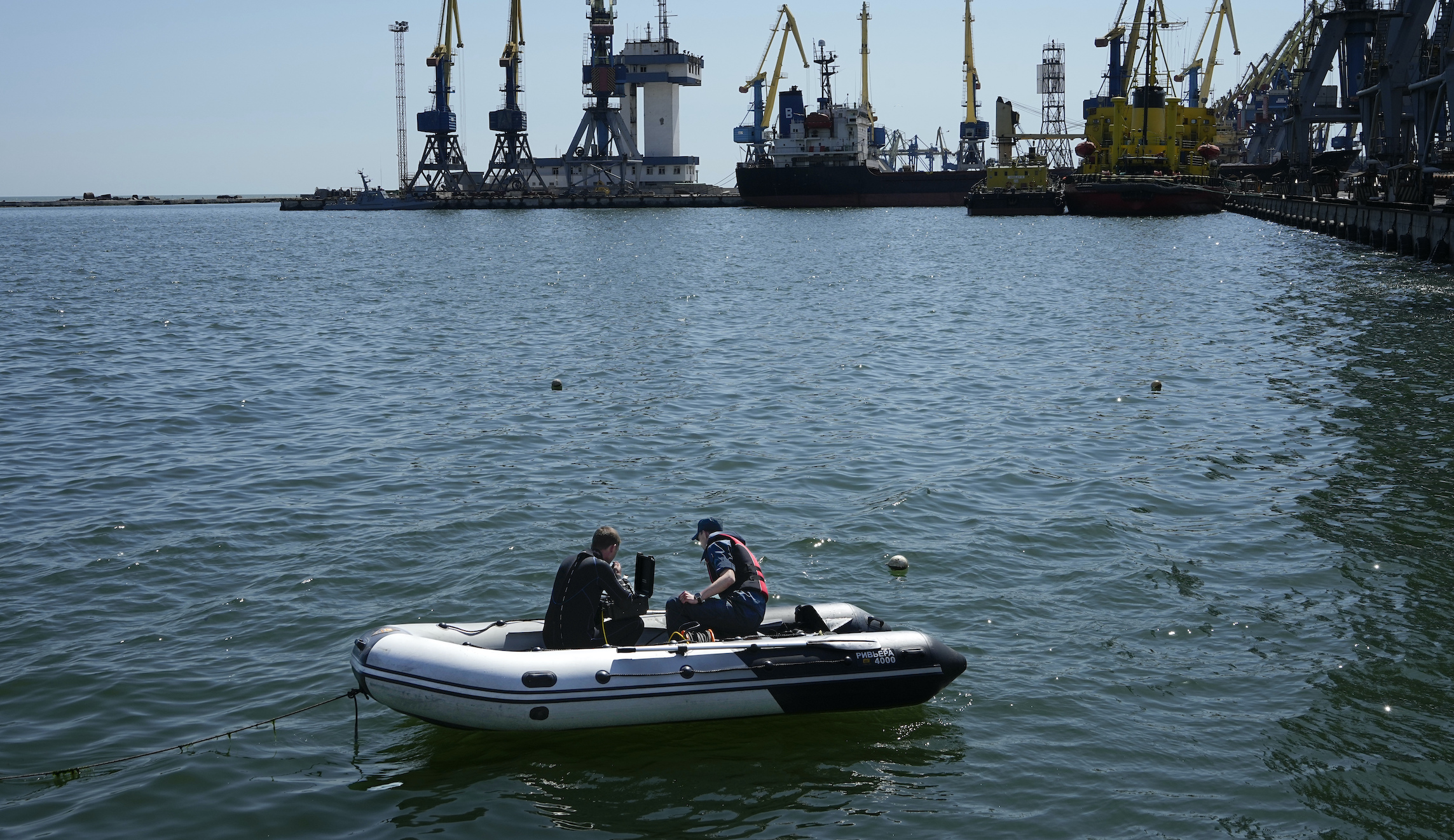 Can the standoff over Ukraine’s grain exports be resolved?