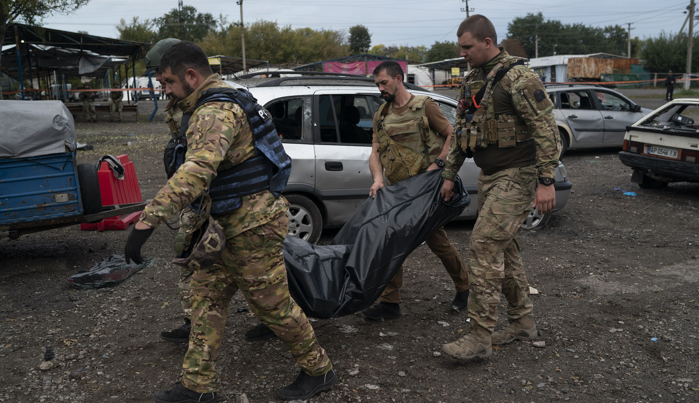 Dozens killed and wounded in Russian strike in Ukraine