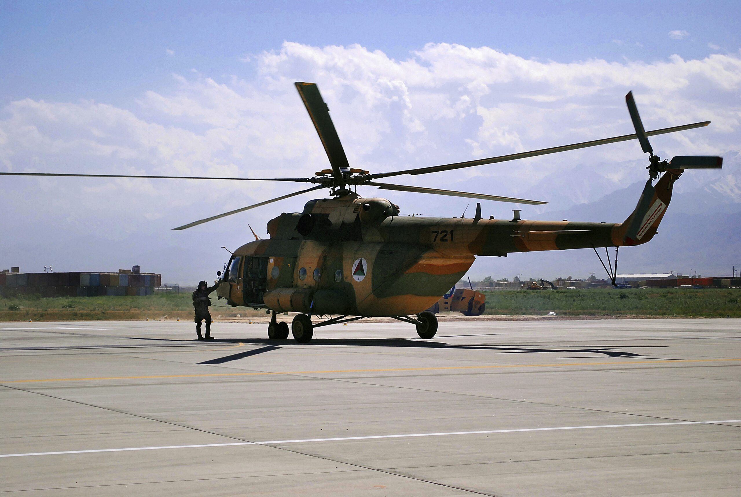 Lawmakers want Pentagon to stop buying helicopters from Russian dealer