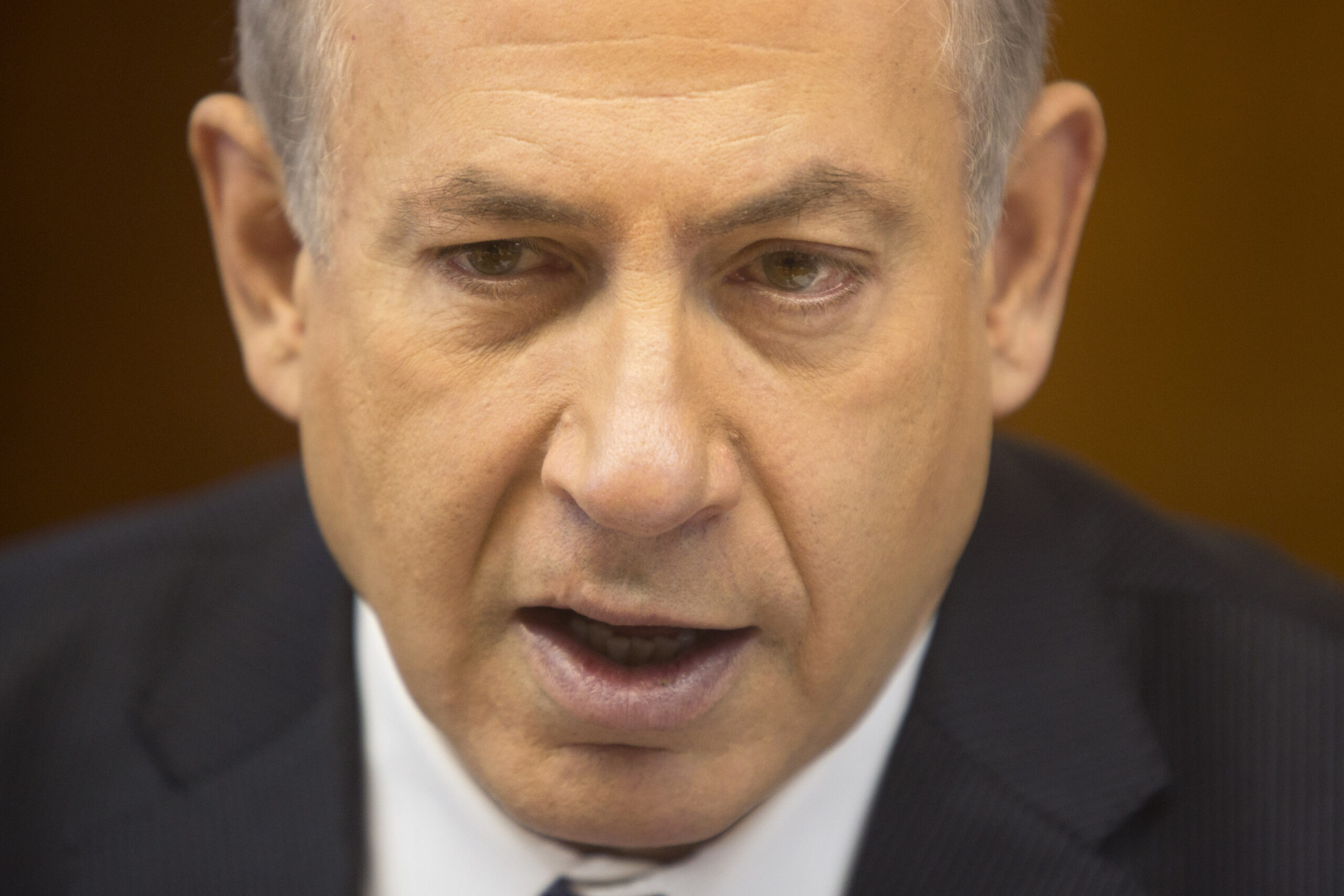 Netanyahu vows tough line for White House talks