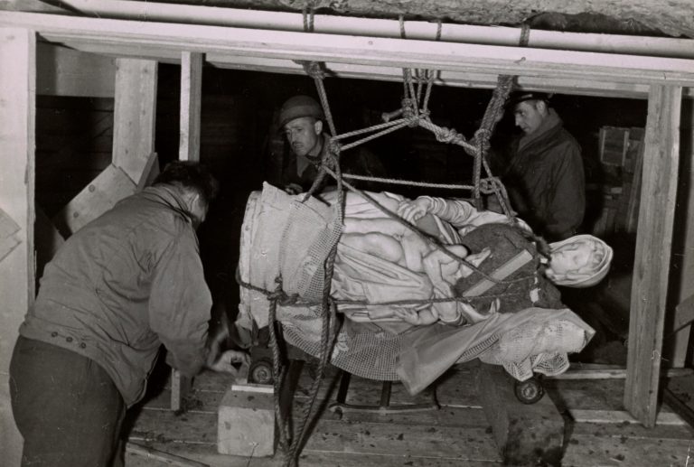 Real ‘Monuments Men’ records go on display in DC