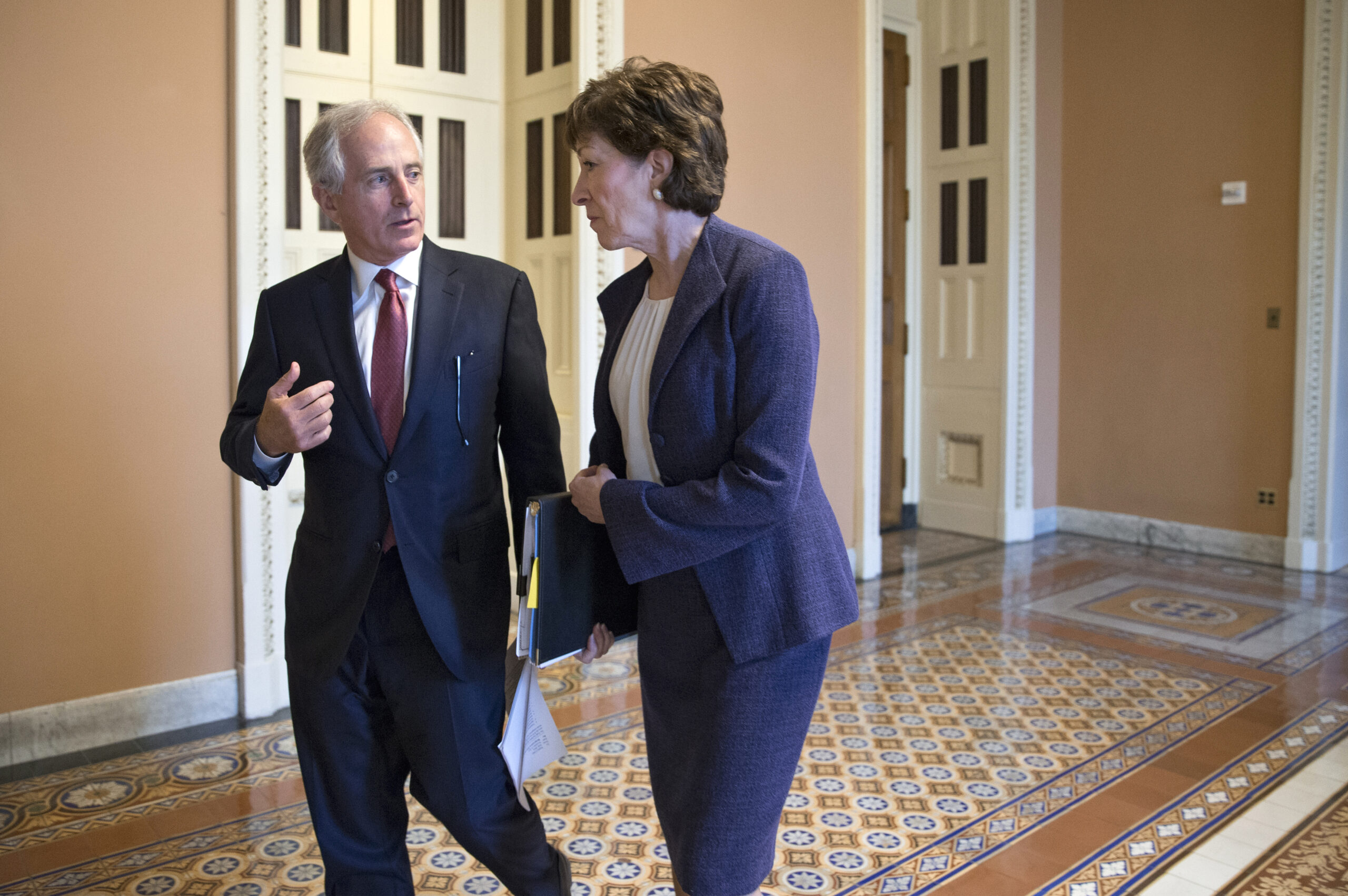 Report: Senators had to be cleared above ‘top secret’ to read new Clinton emails