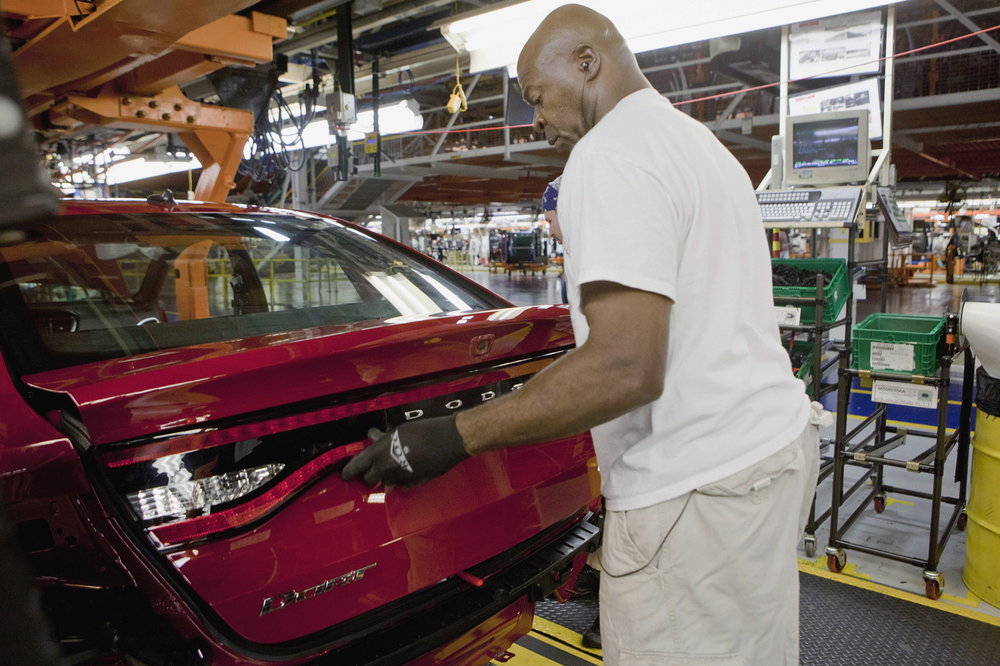 Poor Dart sales prompt 325 Illinois plant layoffs