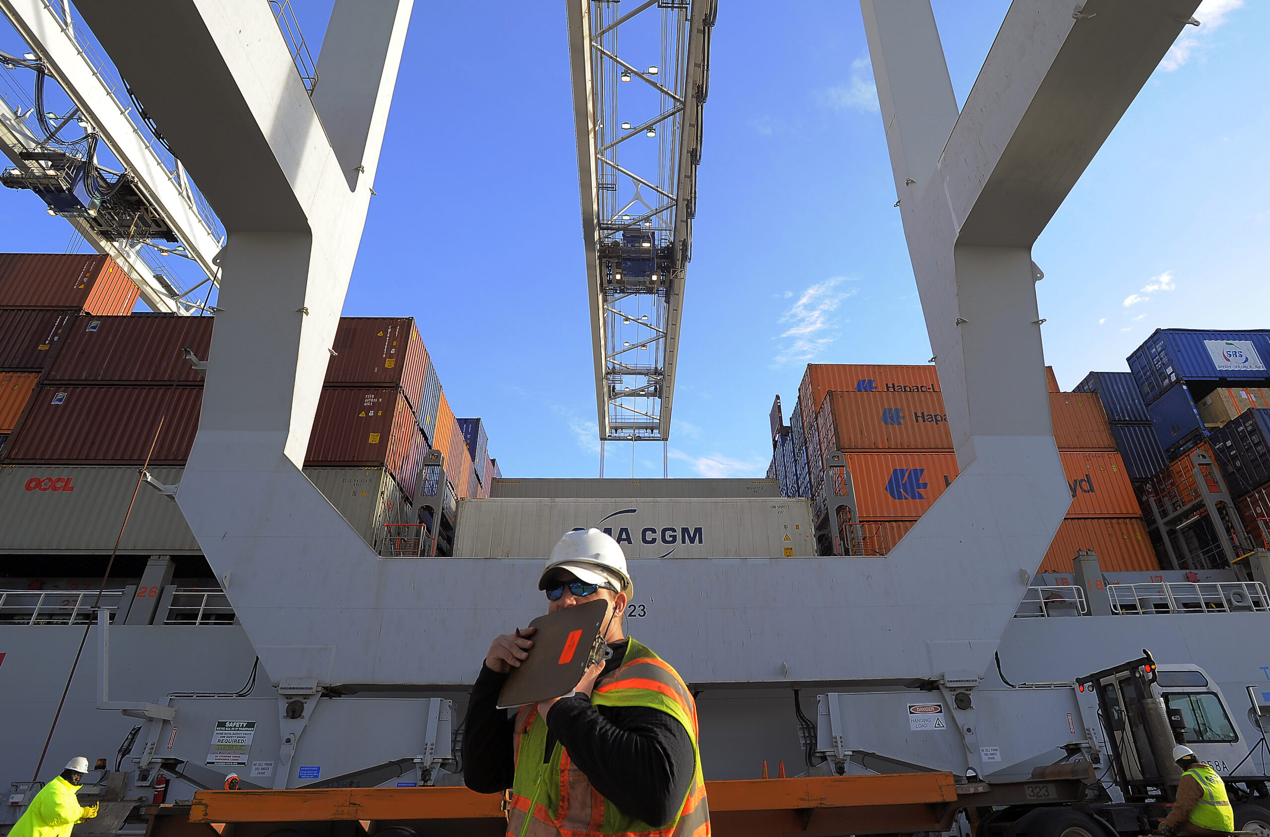 US wholesaler sales fall 1.9 percent in January