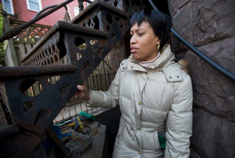 Amid scandal, some seek alternative to DC mayor