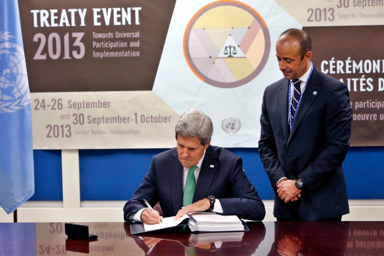 NRA blasts John Kerry for signing UN arms treaty