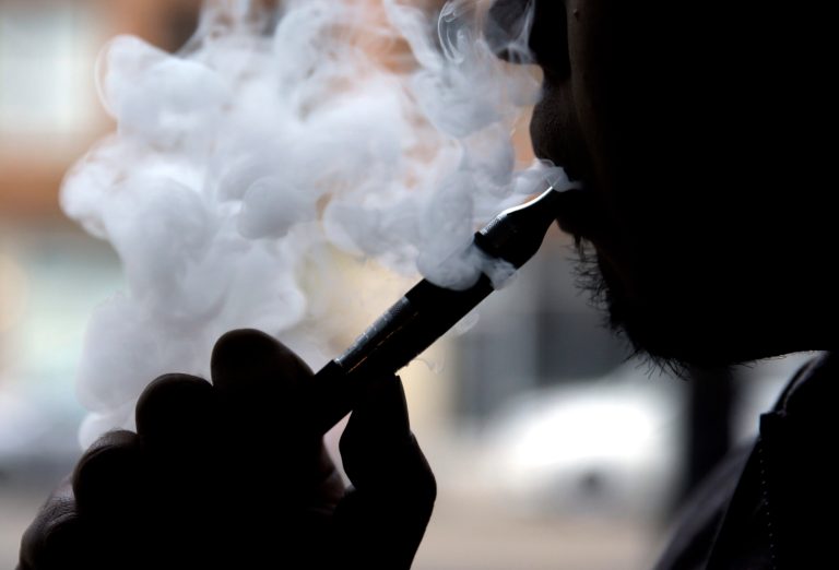 For smokers, can e-cigarettes save money?