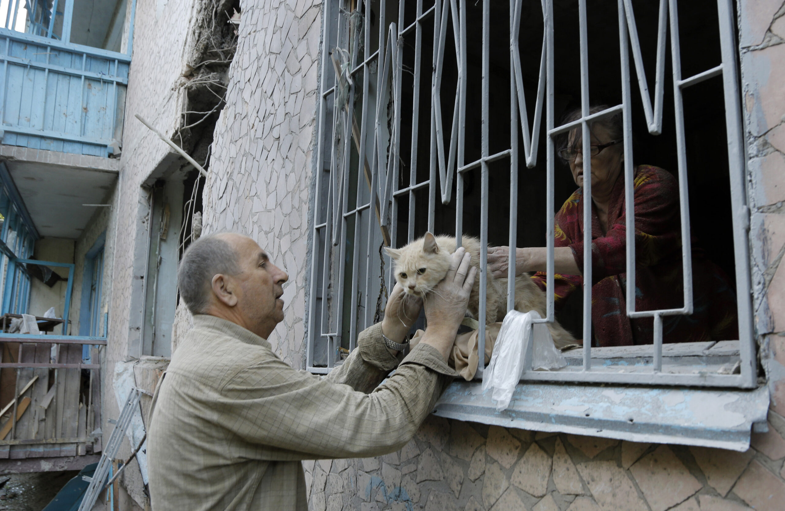 Ukrainian president ends unilateral ceasefire