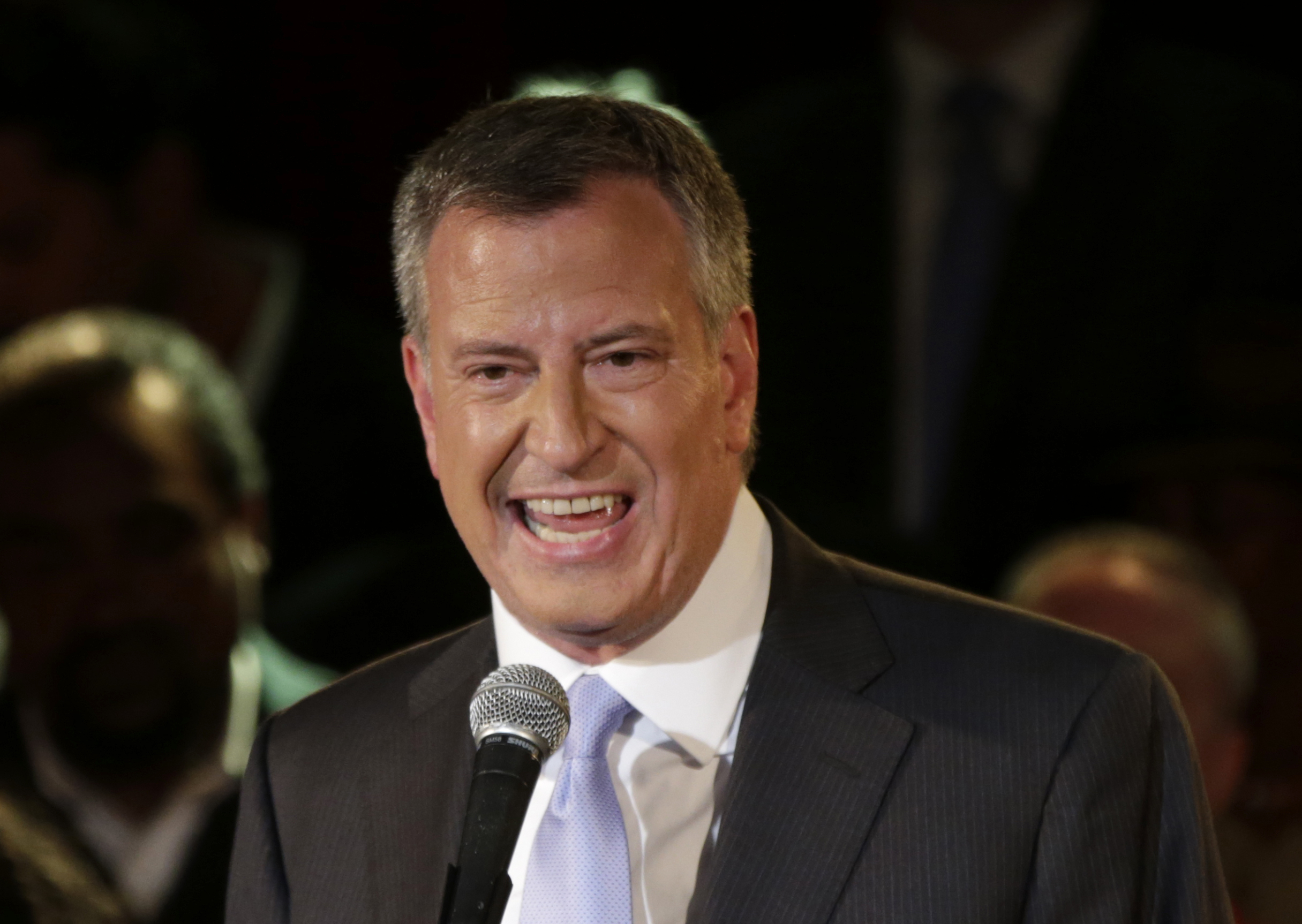 Obama boosts Bill de Blasio at New York fundraiser
