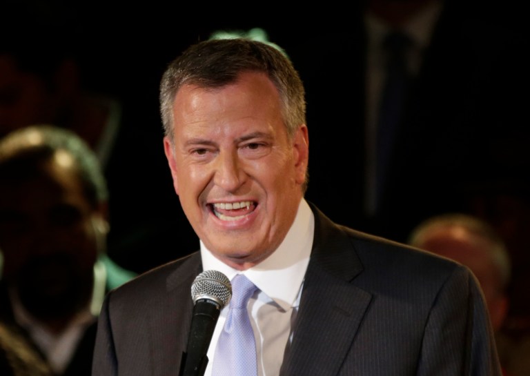 Obama boosts Bill de Blasio at New York fundraiser