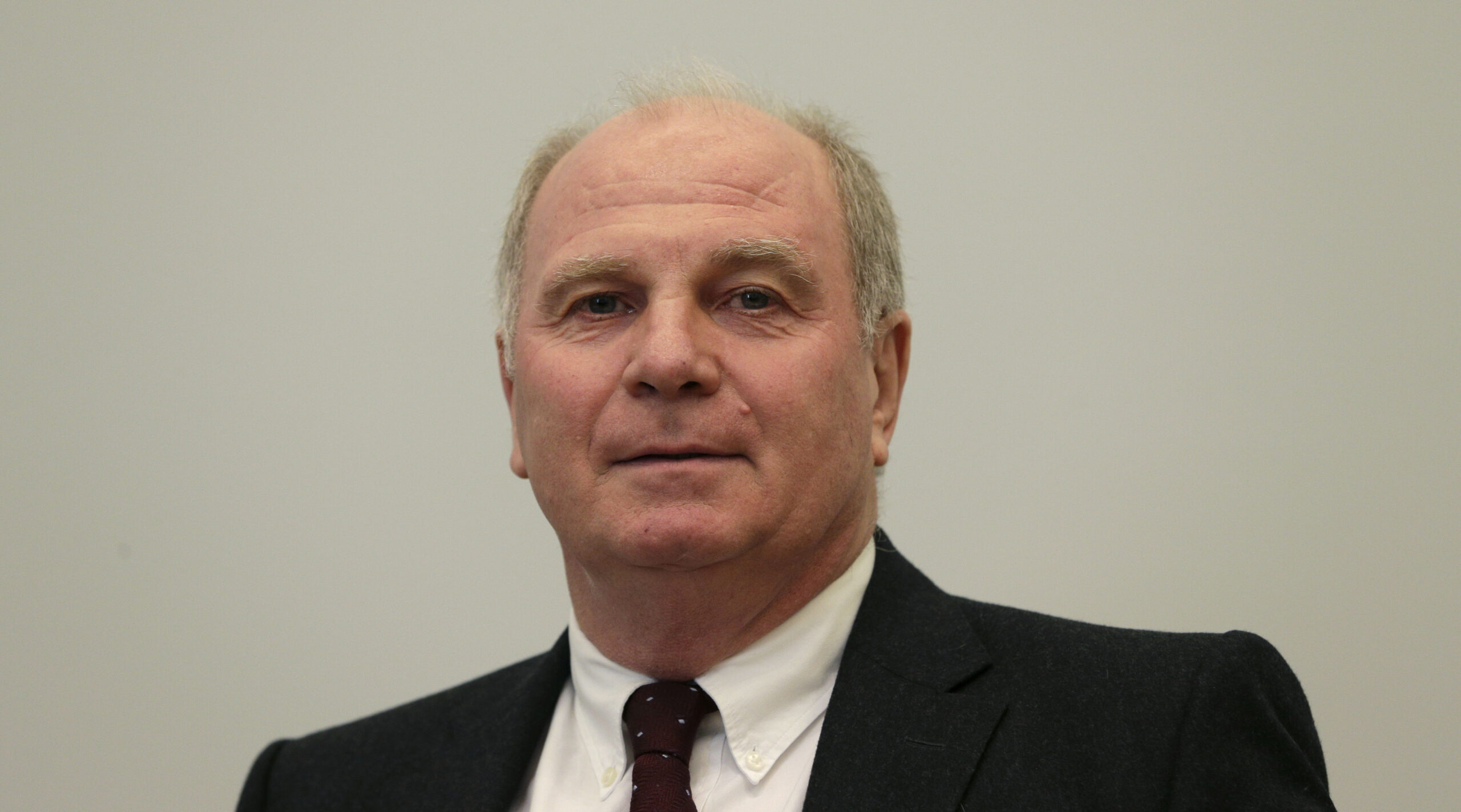 Bayern Munich president admits to evading taxes