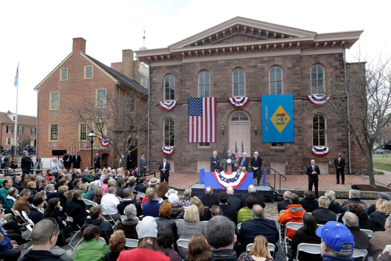 House votes to limit president on public monuments