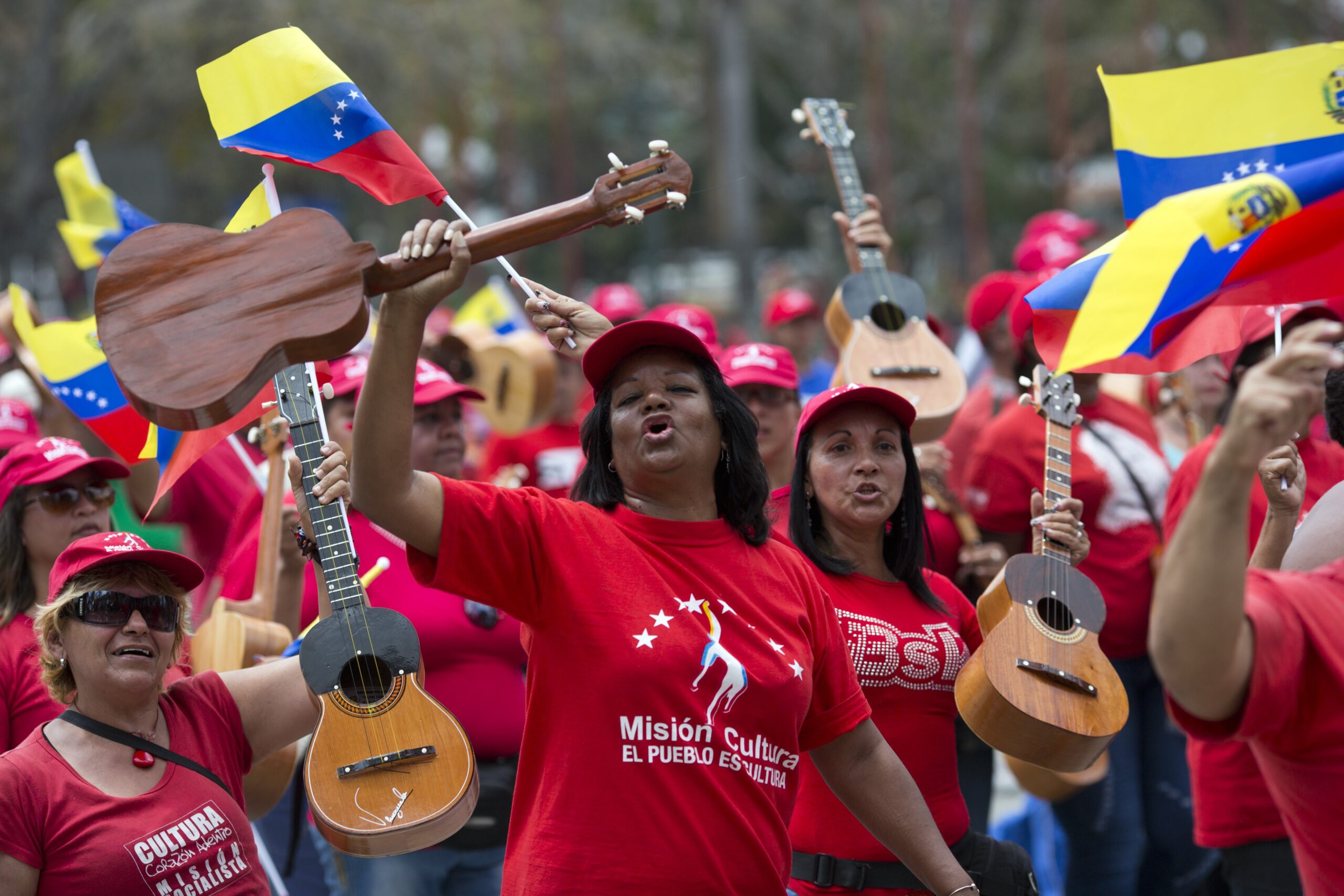 Venezuelans mourn Chavez but protests don’t break