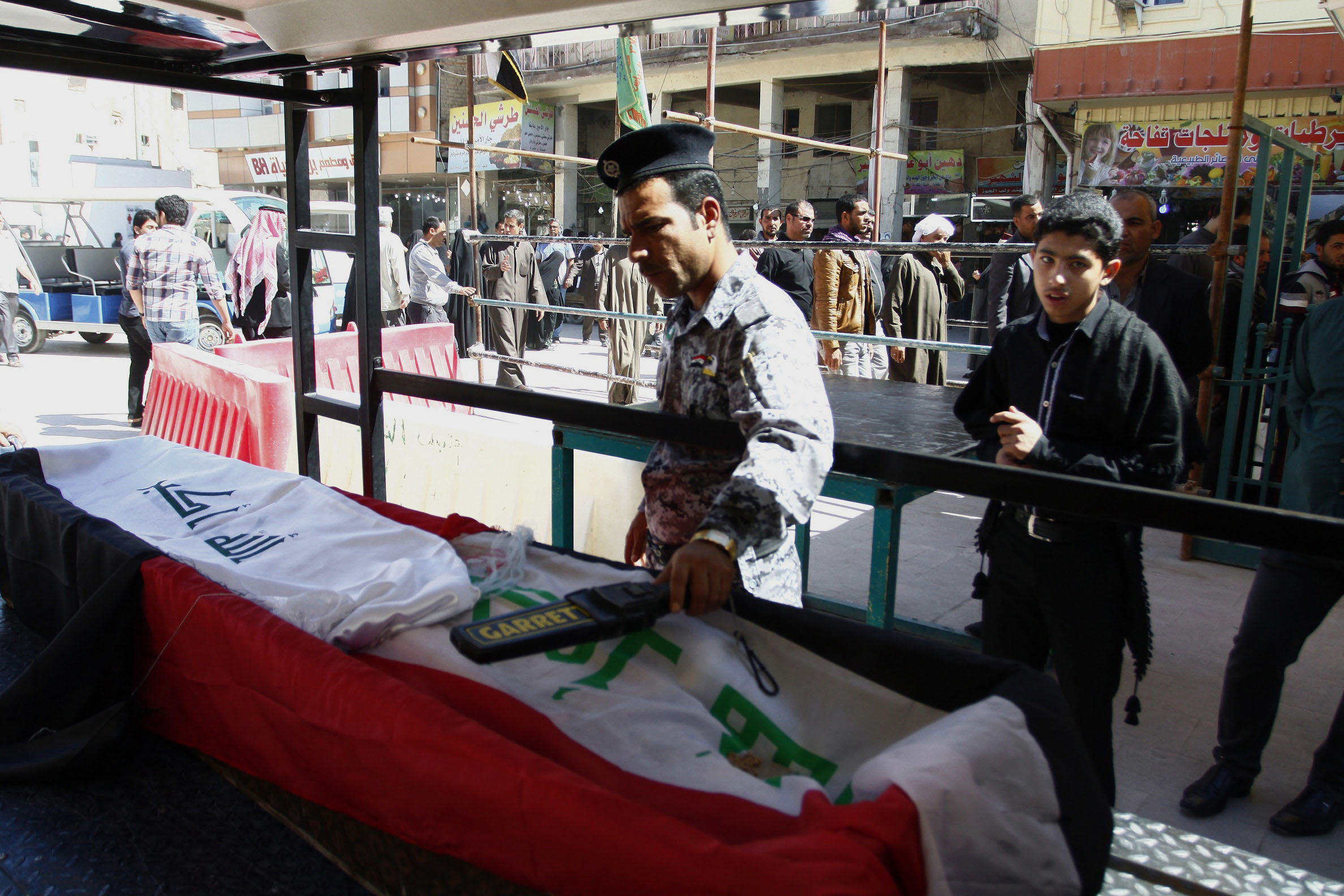 Suicide attack at cafe in Iraqi capital kills 12