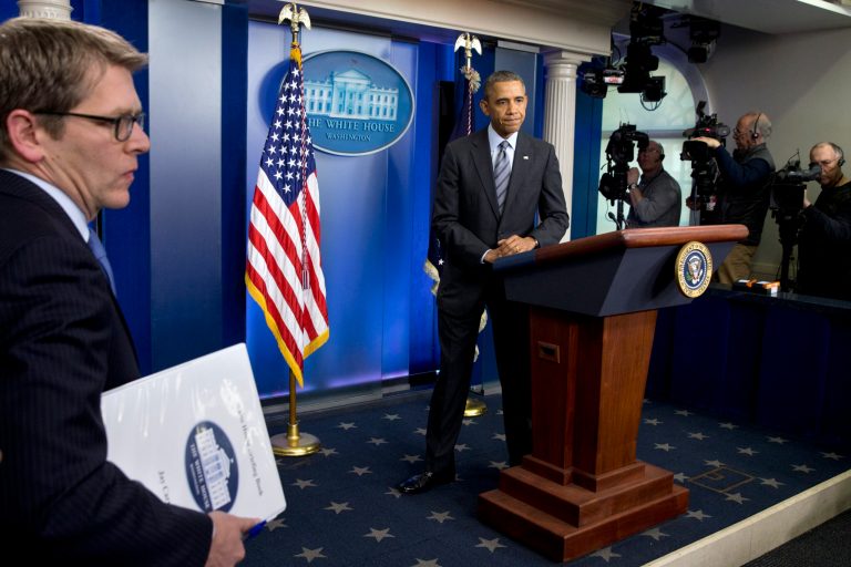 Obama vacation plans in doubt because of Ukraine