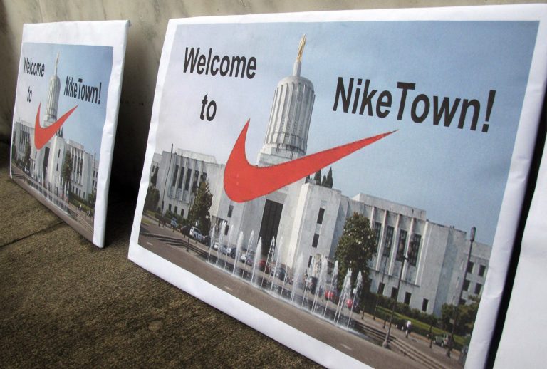 Oregon lawmakers OK tax deal for Nike expansion