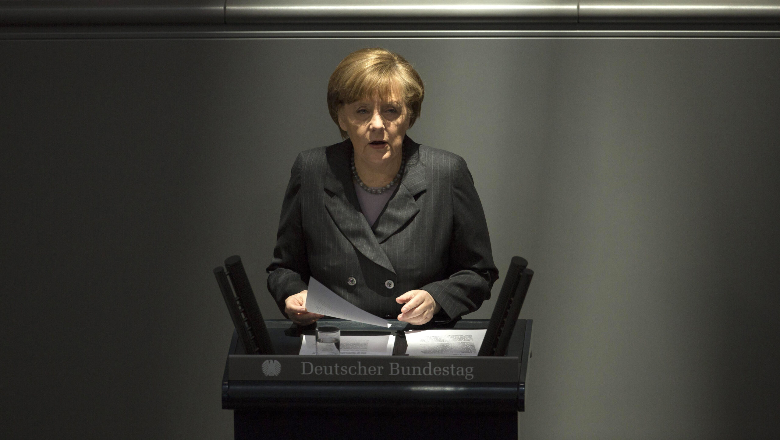 Merkel: Russia risks huge consequences in Ukraine