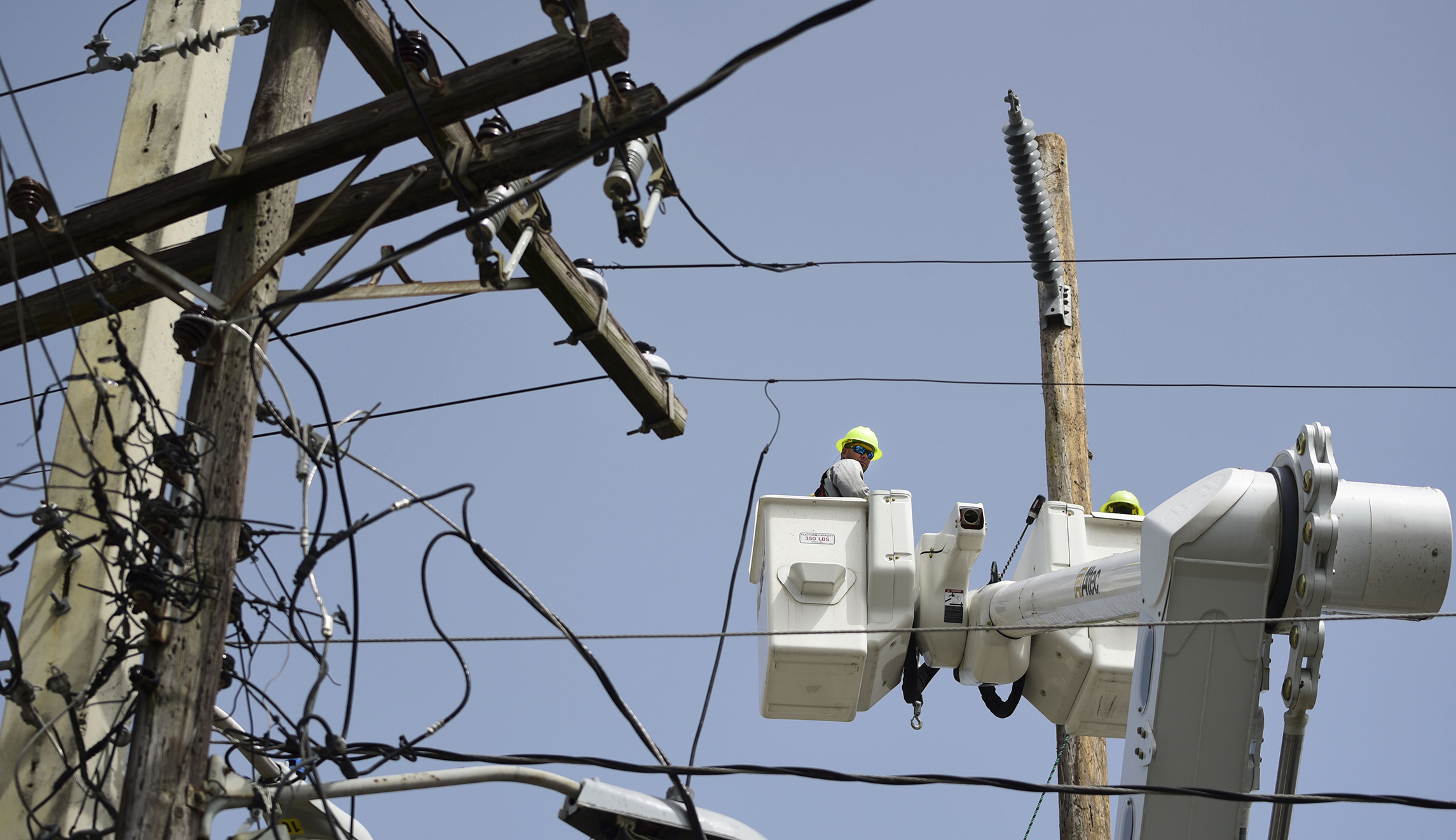 Head of Puerto Rico’s maligned, bankrupt power utility resigns