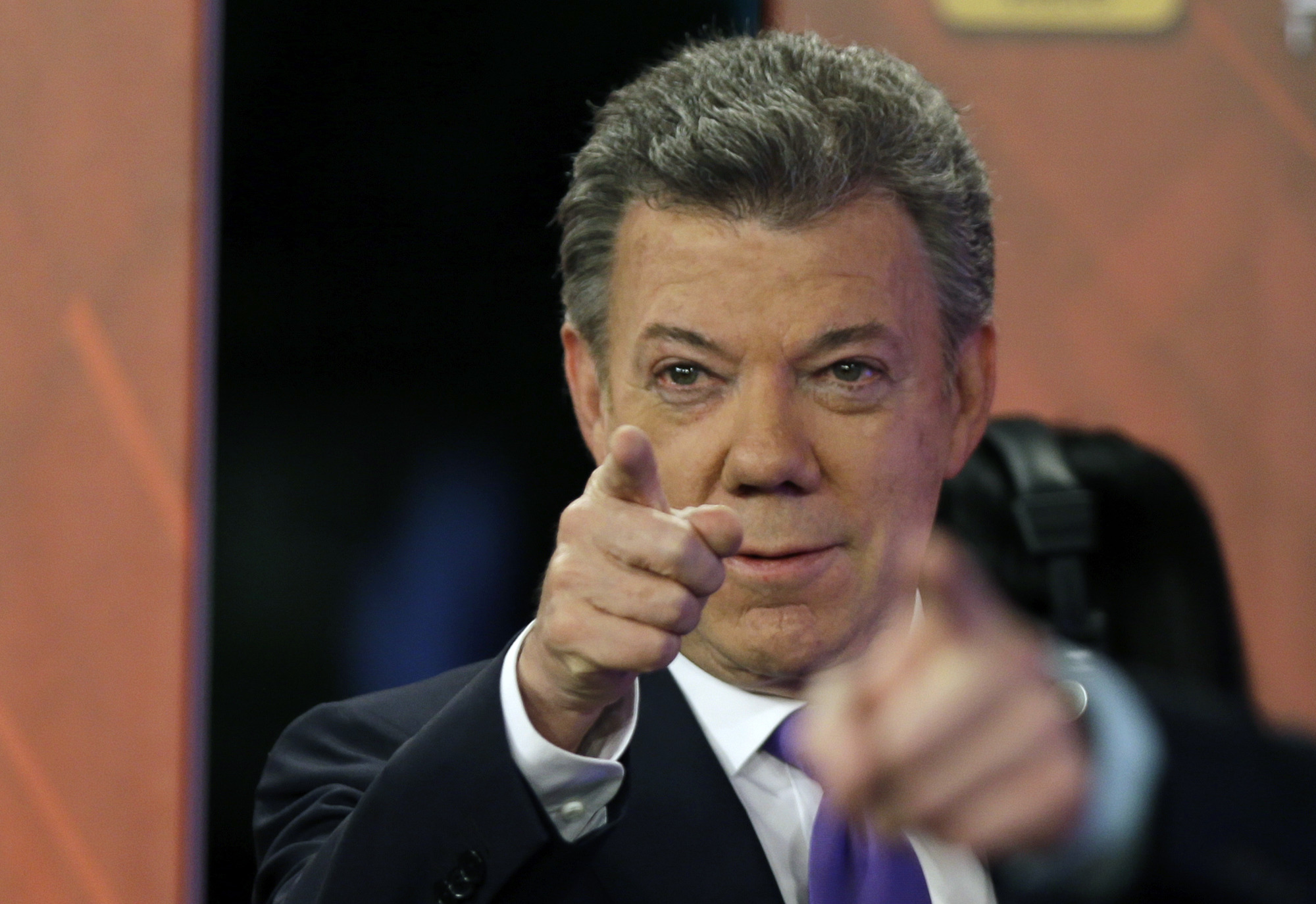 Colombia, No. 2 rebel group announce peace process