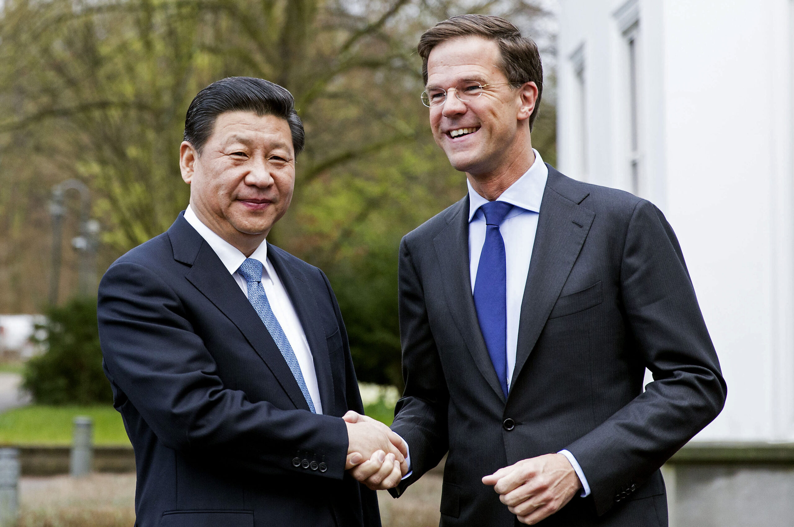 China, Netherlands sign trade pacts