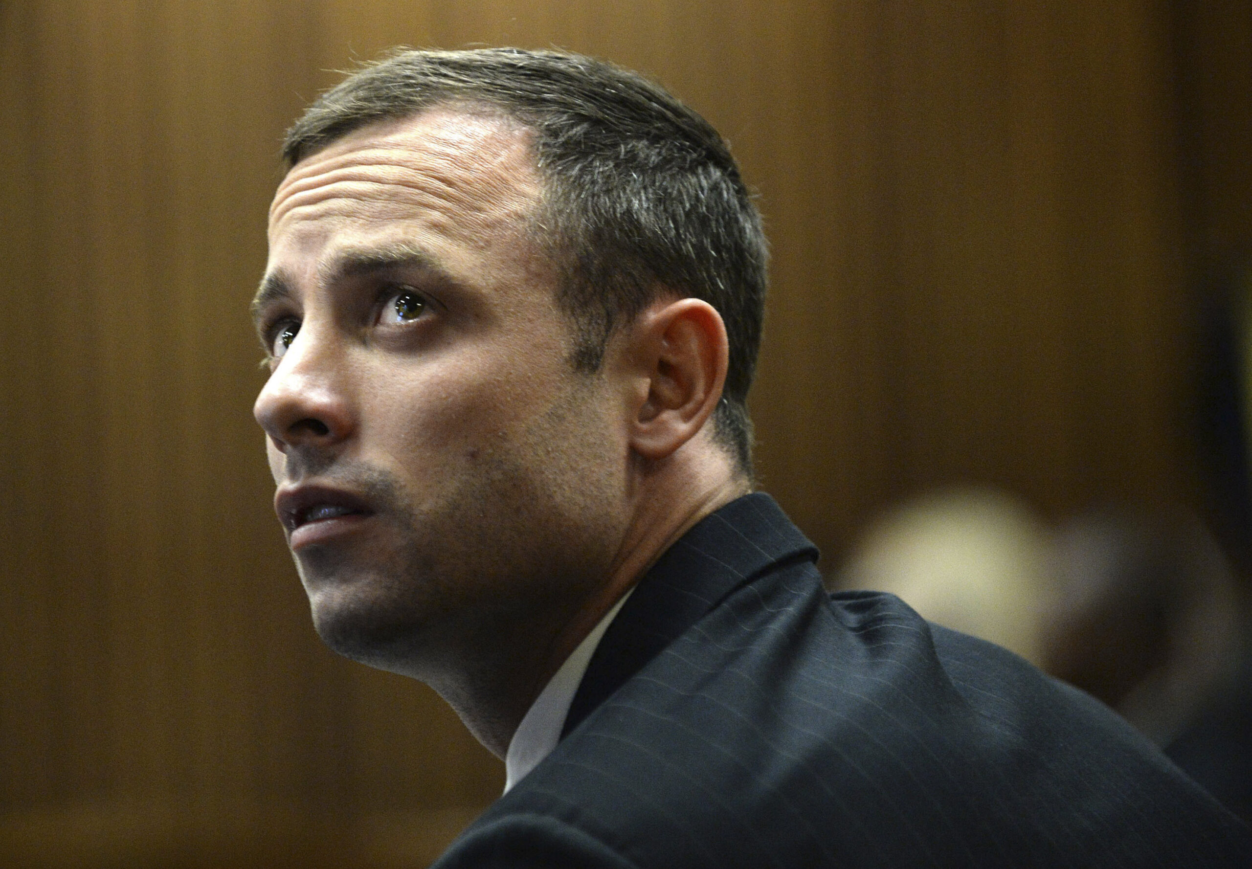 Once-calm witness cries at Pistorius murder trial