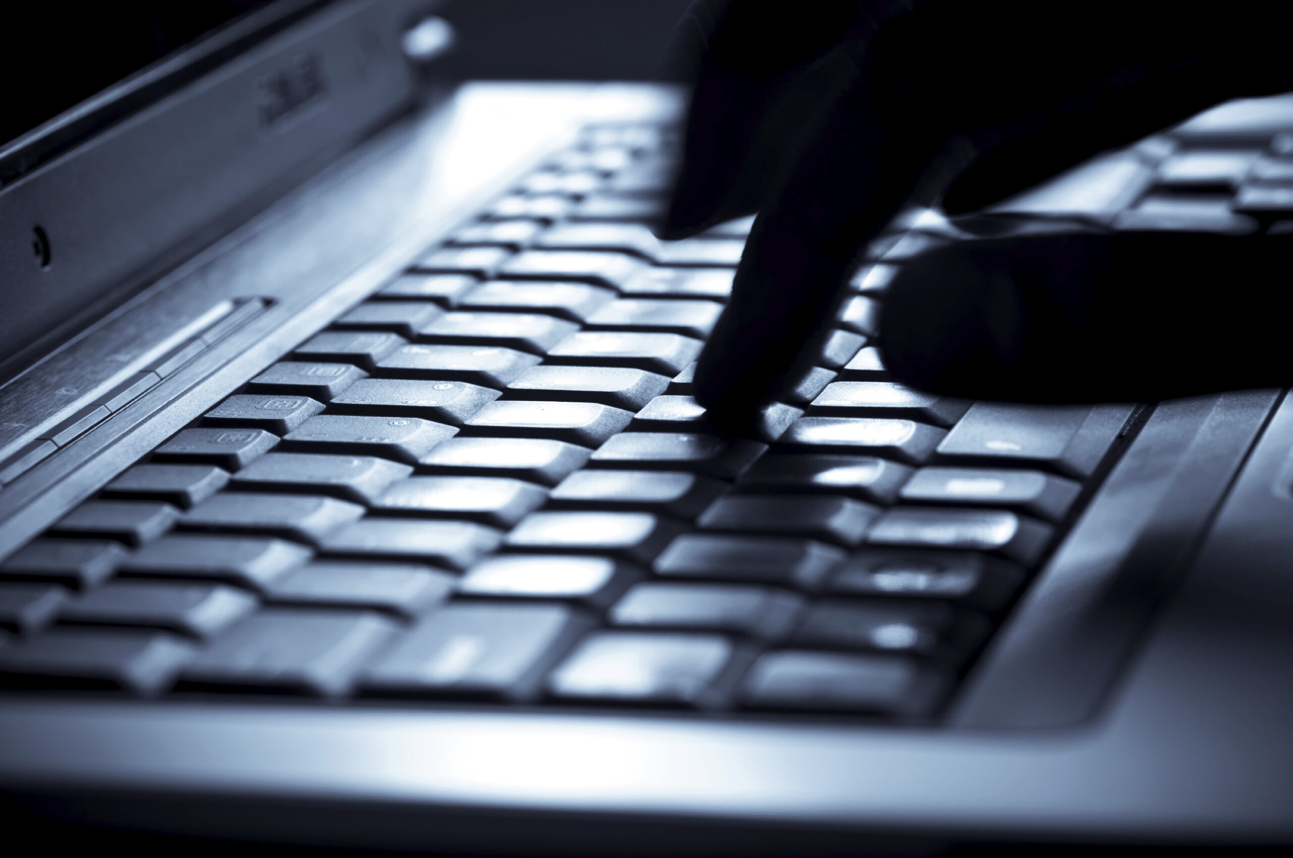 NSA ‘taking more risk’ handling Islamic State threat post-Snowden