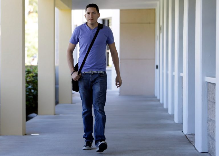 In-state tuition bill survives close Florida Senate vote