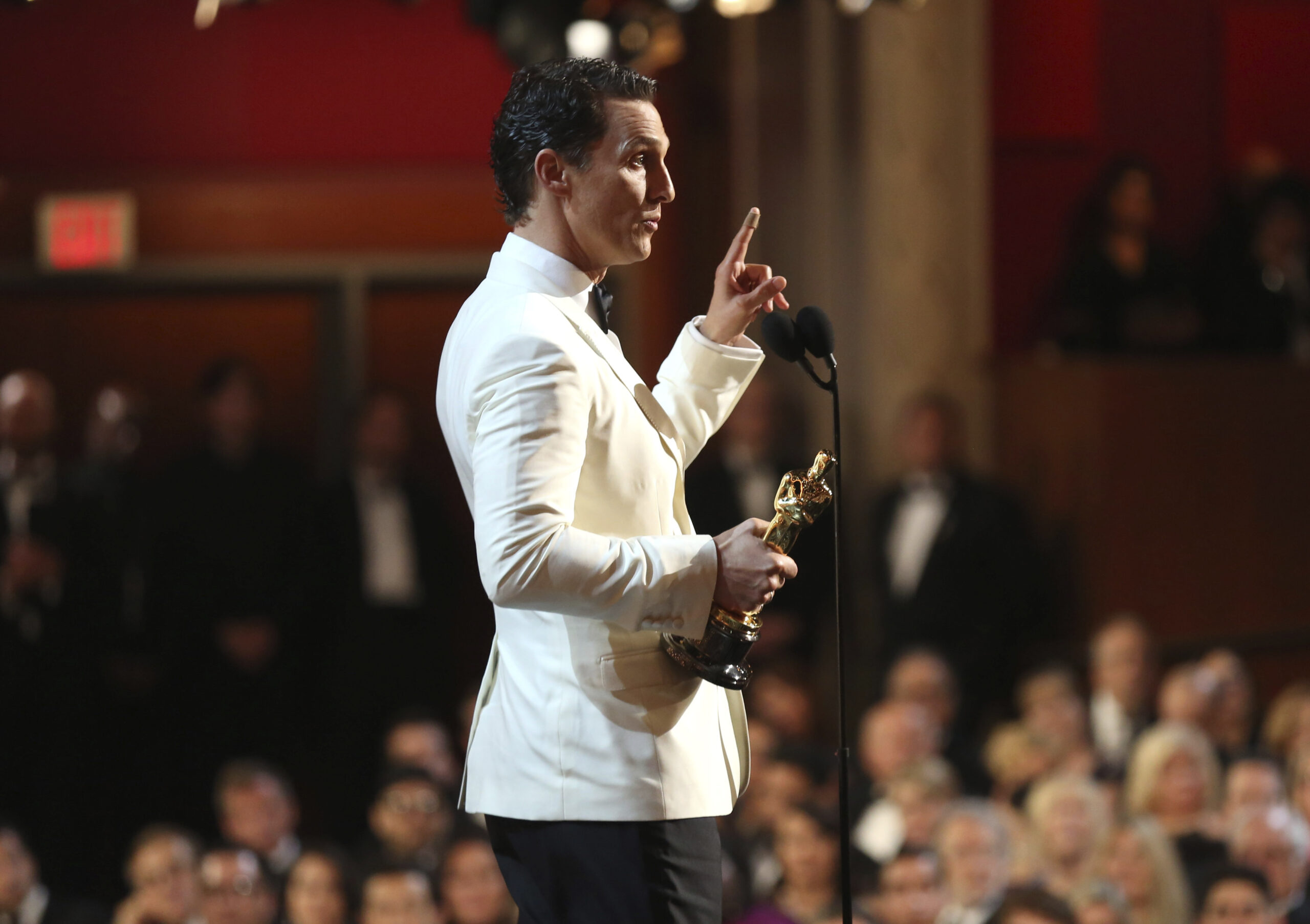 Rick Perry recognizes Oscar winner Matthew McConaughey for thanking God