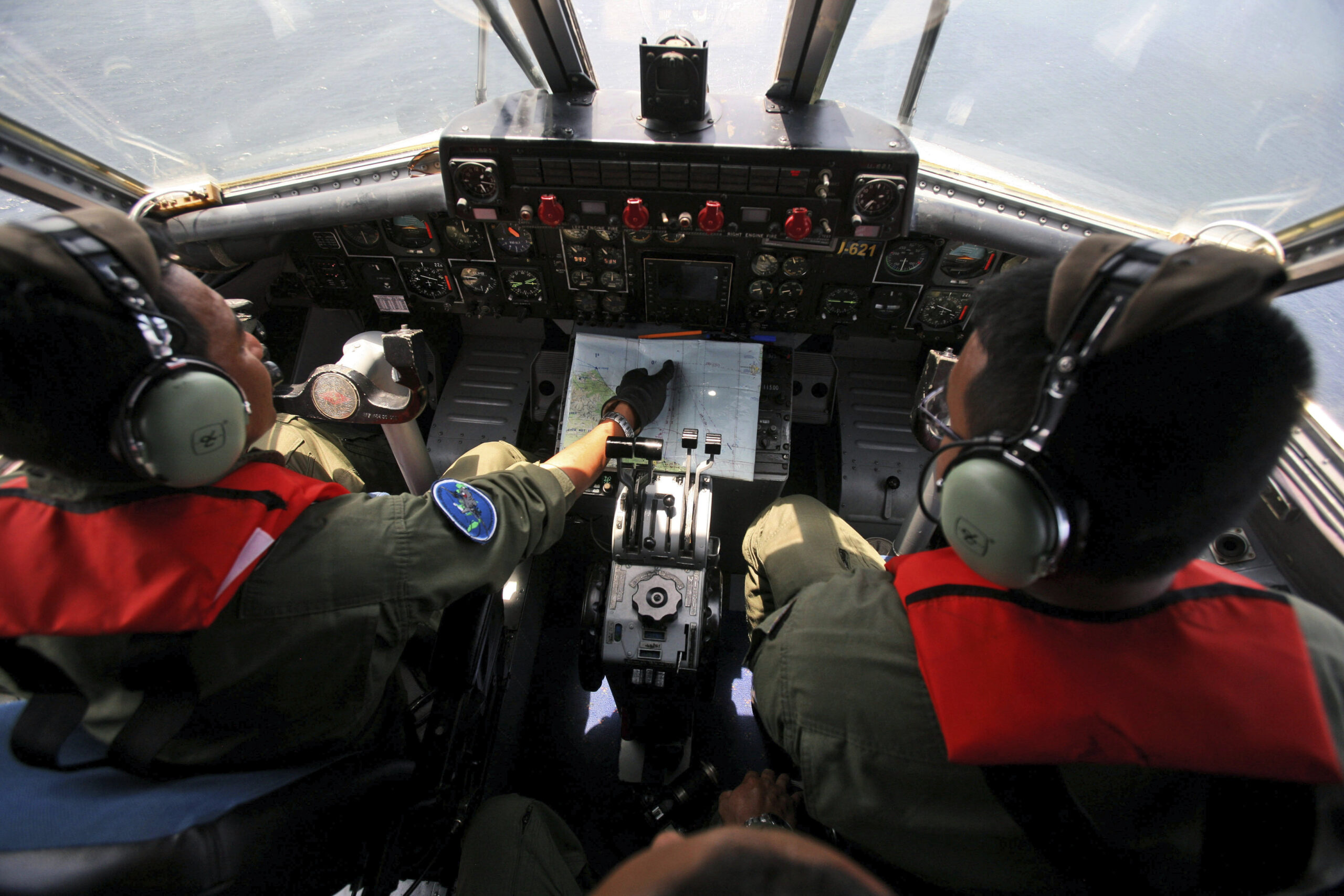 How can jet disappear? In the ocean, it’s not hard