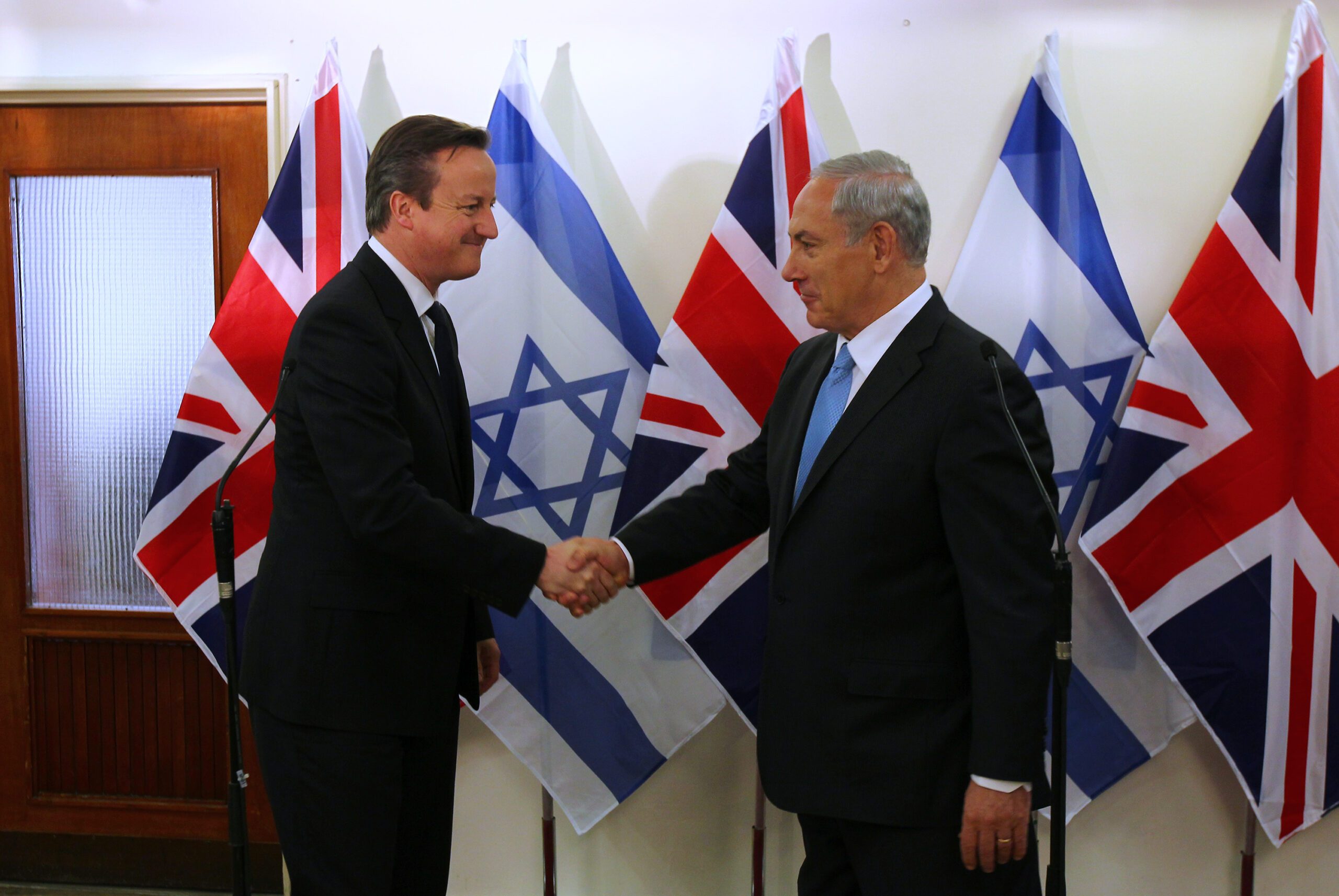 Visiting British PM offers support to Israel