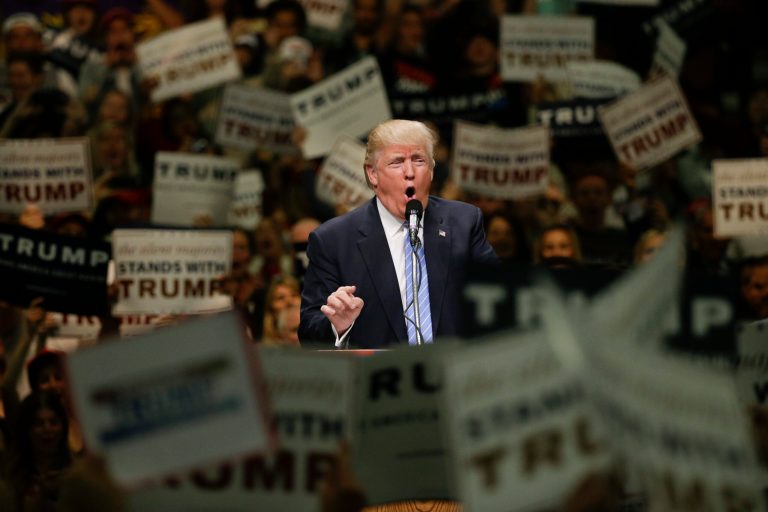 Trump sends a message to GOP by attacking New Mexico governor