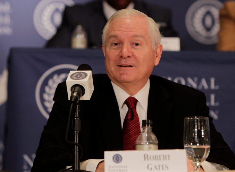 Robert Gates: Putin wants to recreate Soviet-style Russian sphere of influence