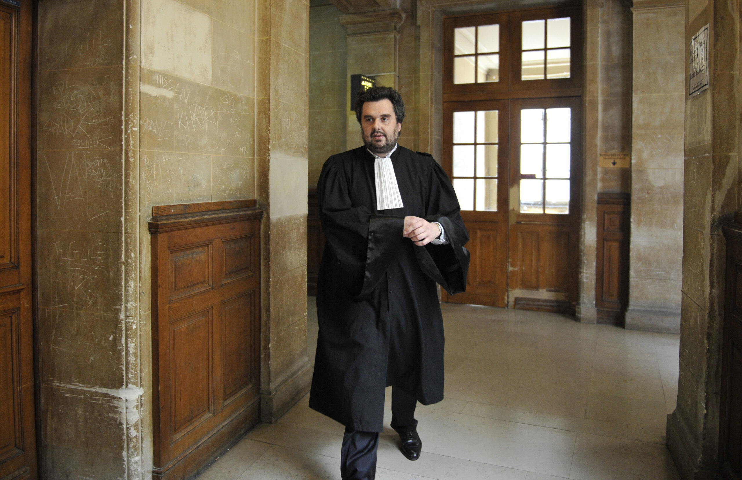 France tries man accused of running al-Qaida site