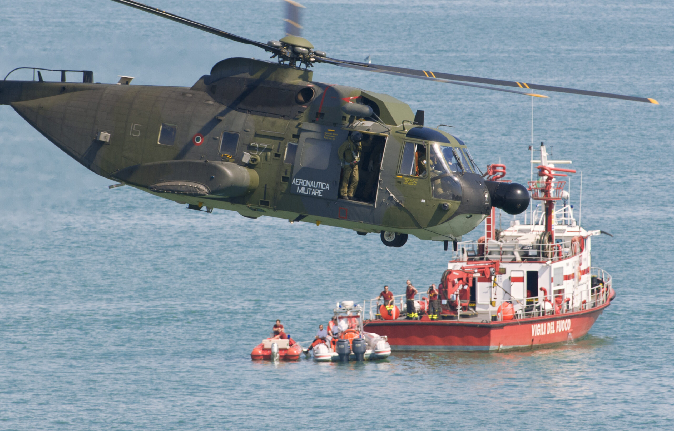 Obama warns NATO about cutting defense spending