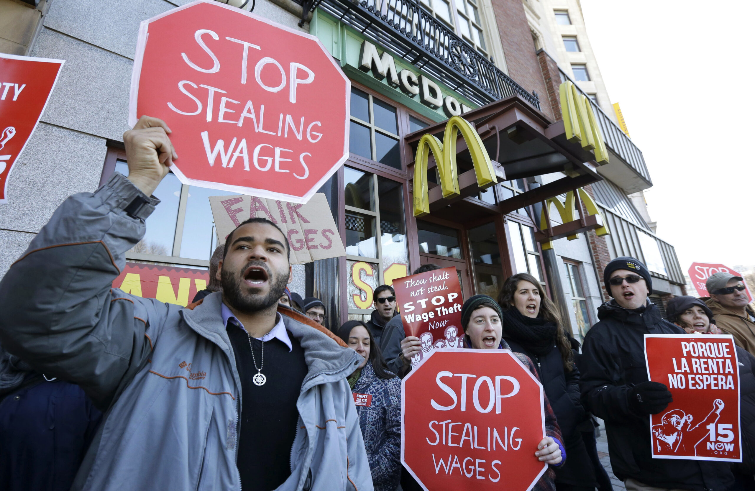 Left-wing restaurant employee rights activist group does not allow its own employees to strike