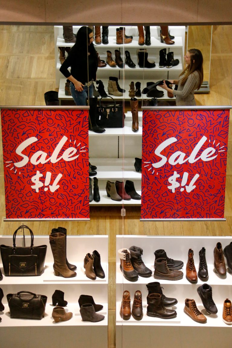 US retail sales rebounded 0.3 percent in February