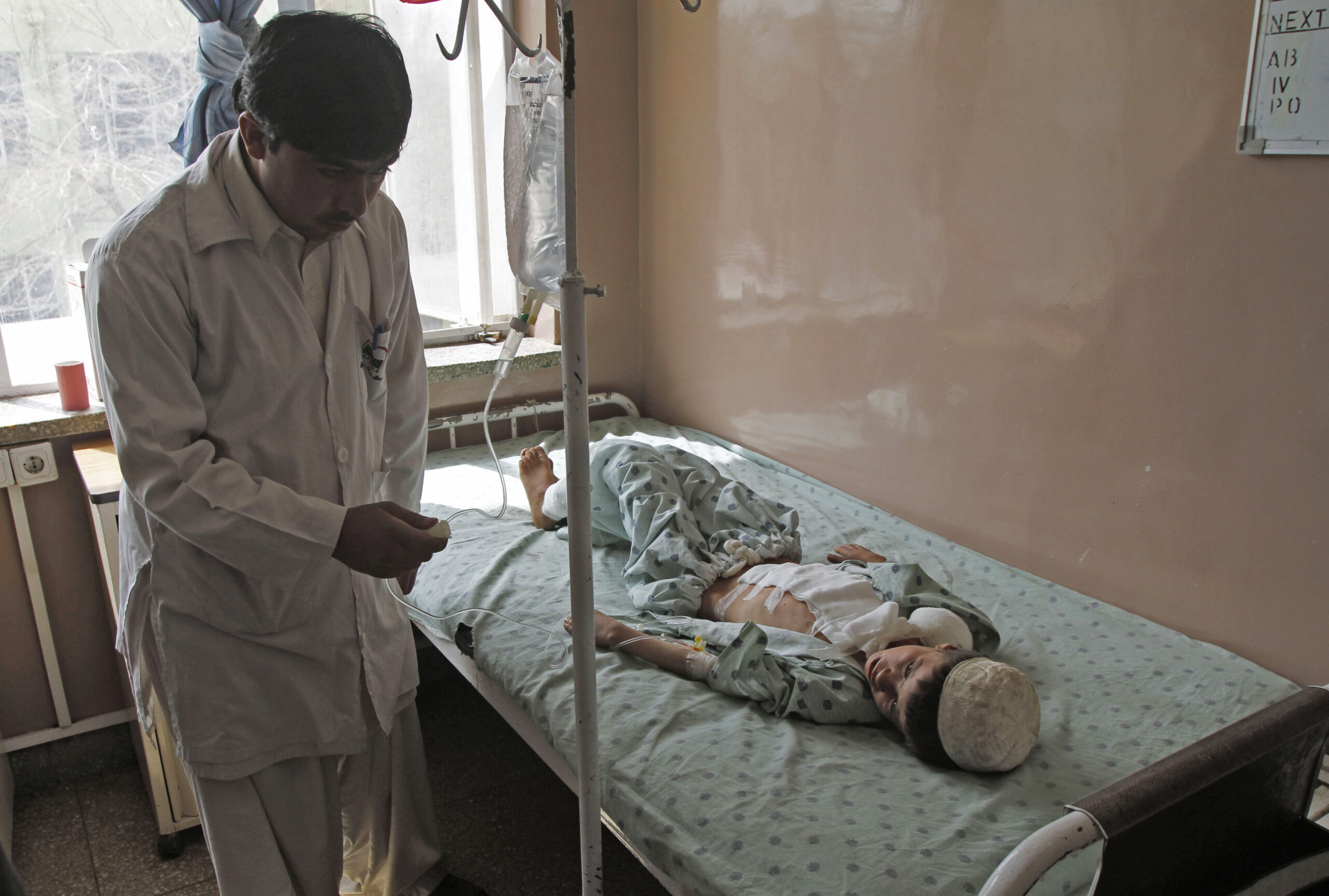 Afghan car bomb explodes early, kills 9 militants