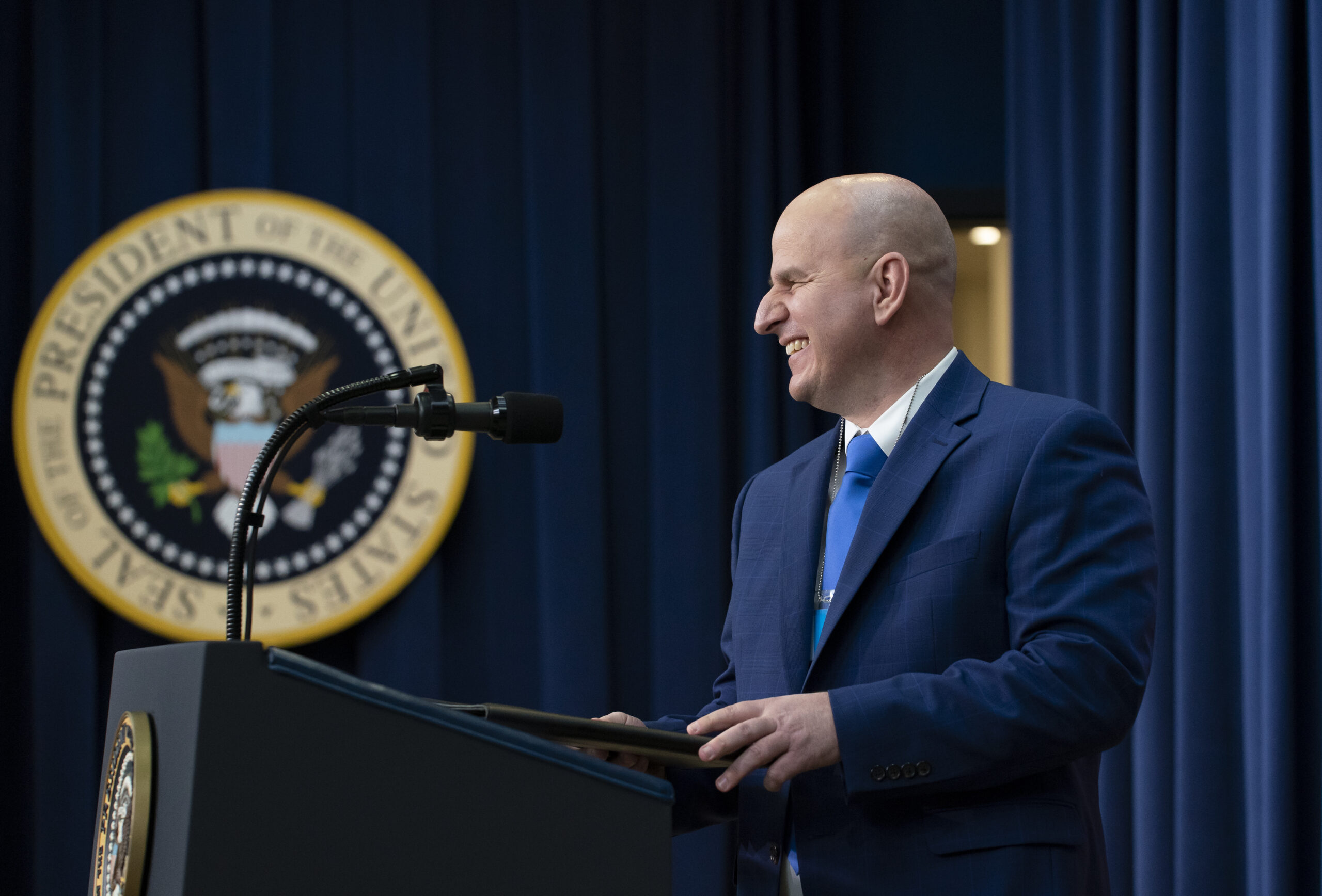 Border Patrol Union blasts ruling allowing Biden to cut down razor wire