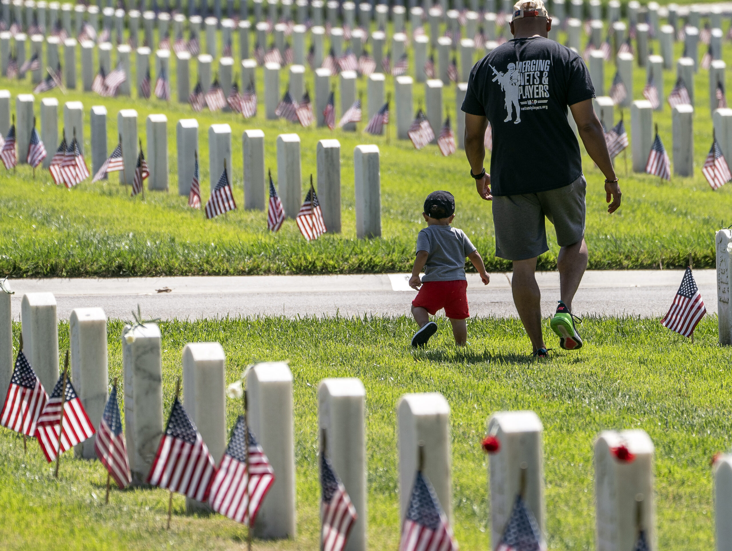 Memorial Day: Veterans Affairs will host nationwide ceremonies at more than 130 cemeteries