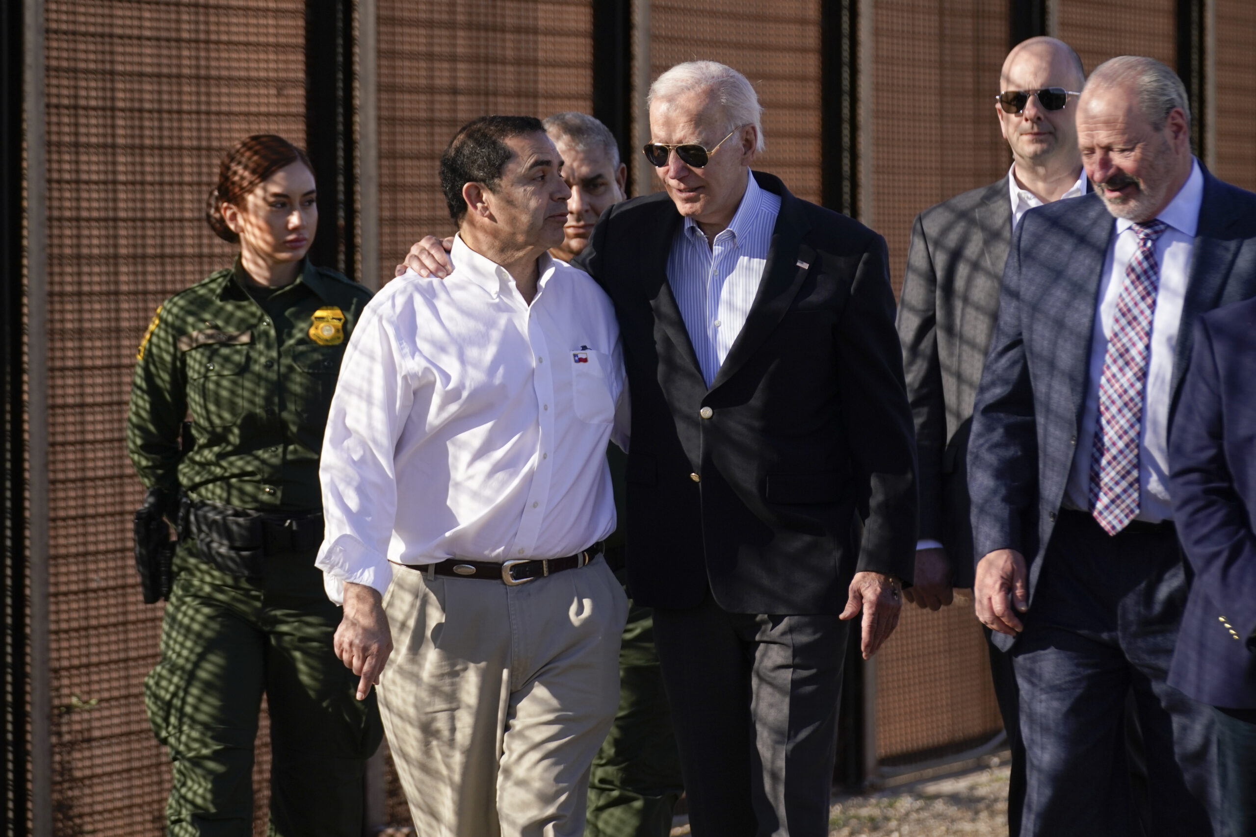 Biden faces a troubling border truth: Immigrants want to get caught