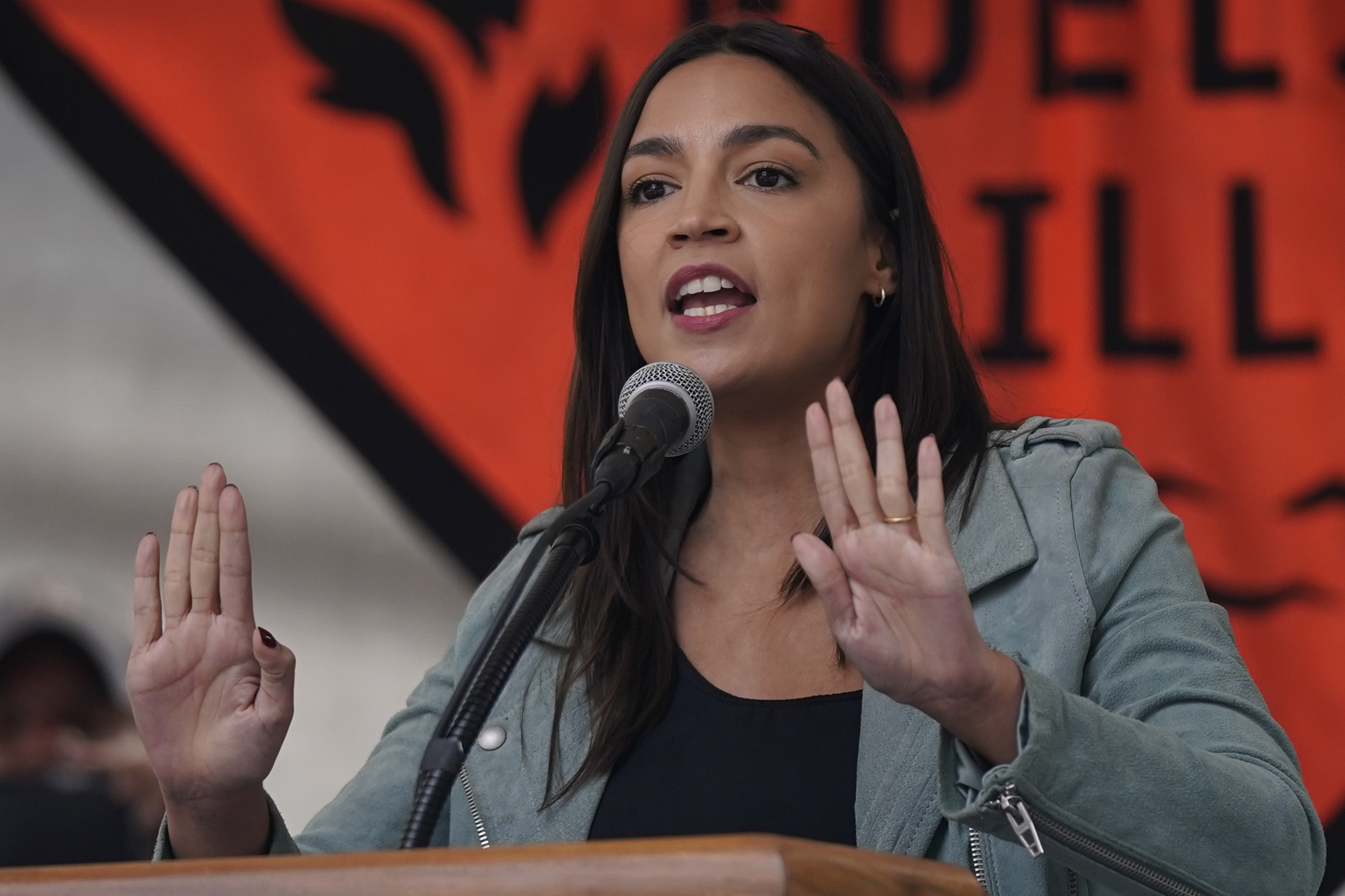 AOC claims Republicans prefer child labor over immigrants in their communities