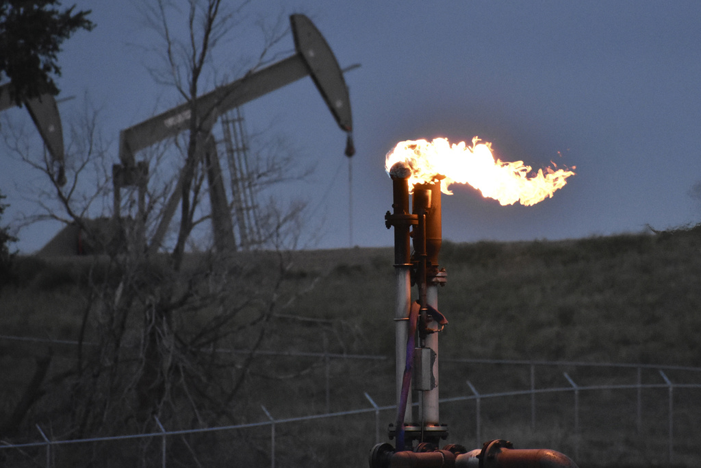 Reporter’s Notebook: Growing economy, shrinking emissions