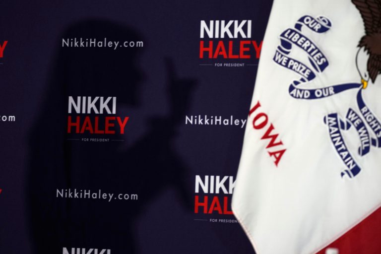 Winter weather wreaks havoc with GOP campaigns days before Iowa