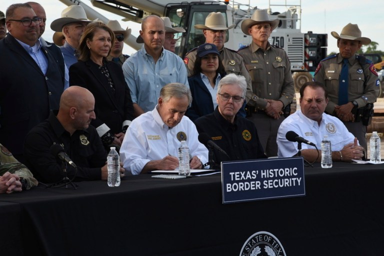 Abbott’s move at Texas border draws ire of Democrats and applause from Republicans