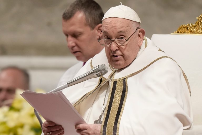 Pope Francis calls for global ban on surrogacy